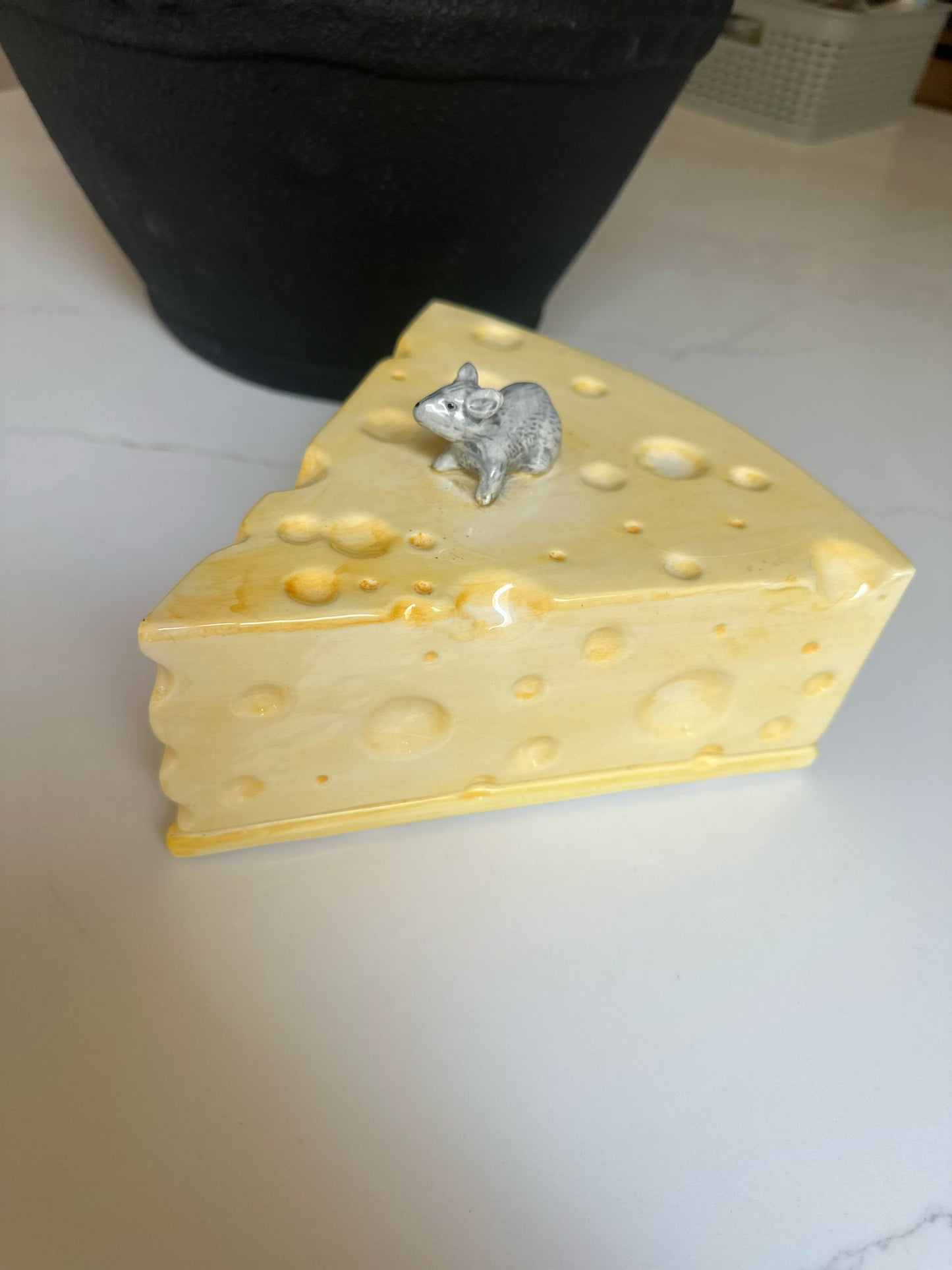 large cheese dome with cute mouse 🐭 vintage