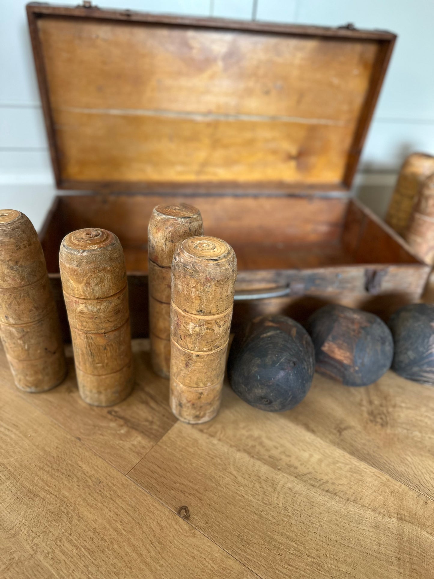 Terror pins antique skittles complete pub game