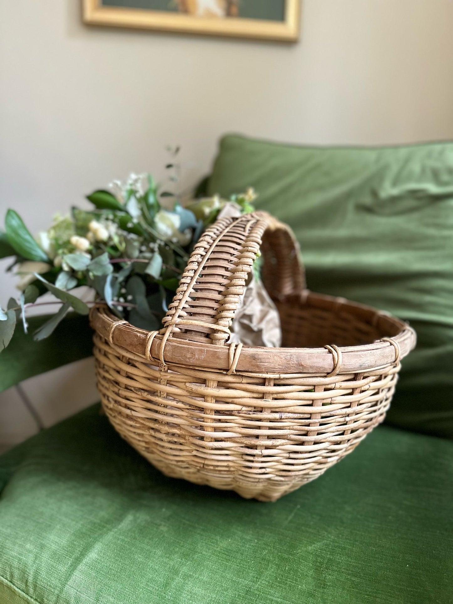 vintage circular shopping basket detailed - rare