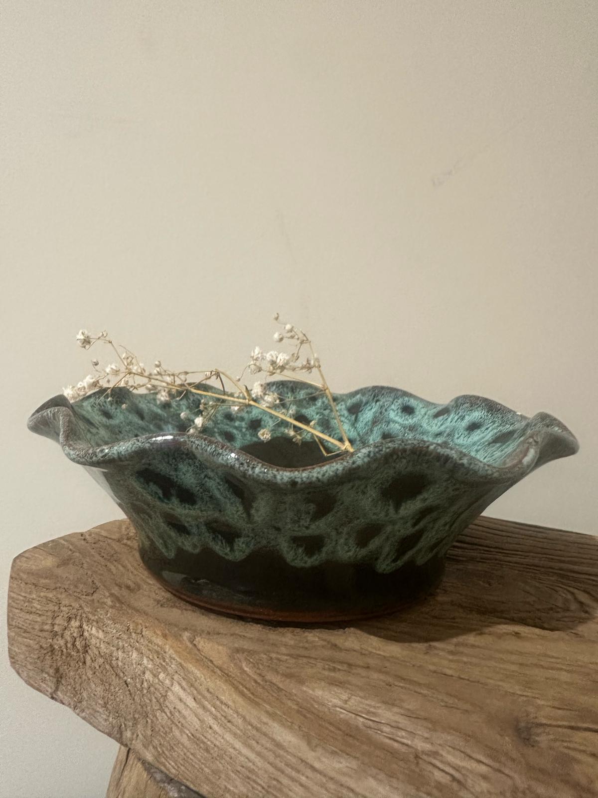 vintage studio pottery ruffle edge scalloped bowl
