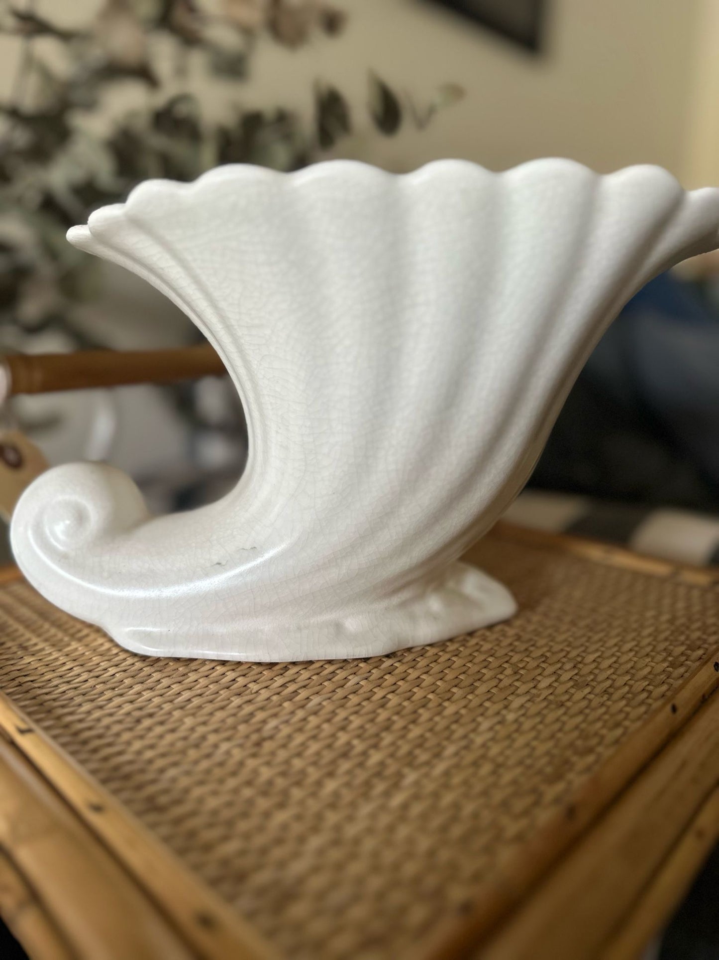 mantel scallop vase vintage