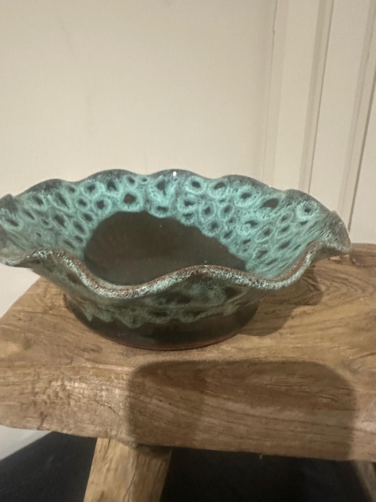 vintage studio pottery ruffle edge scalloped bowl