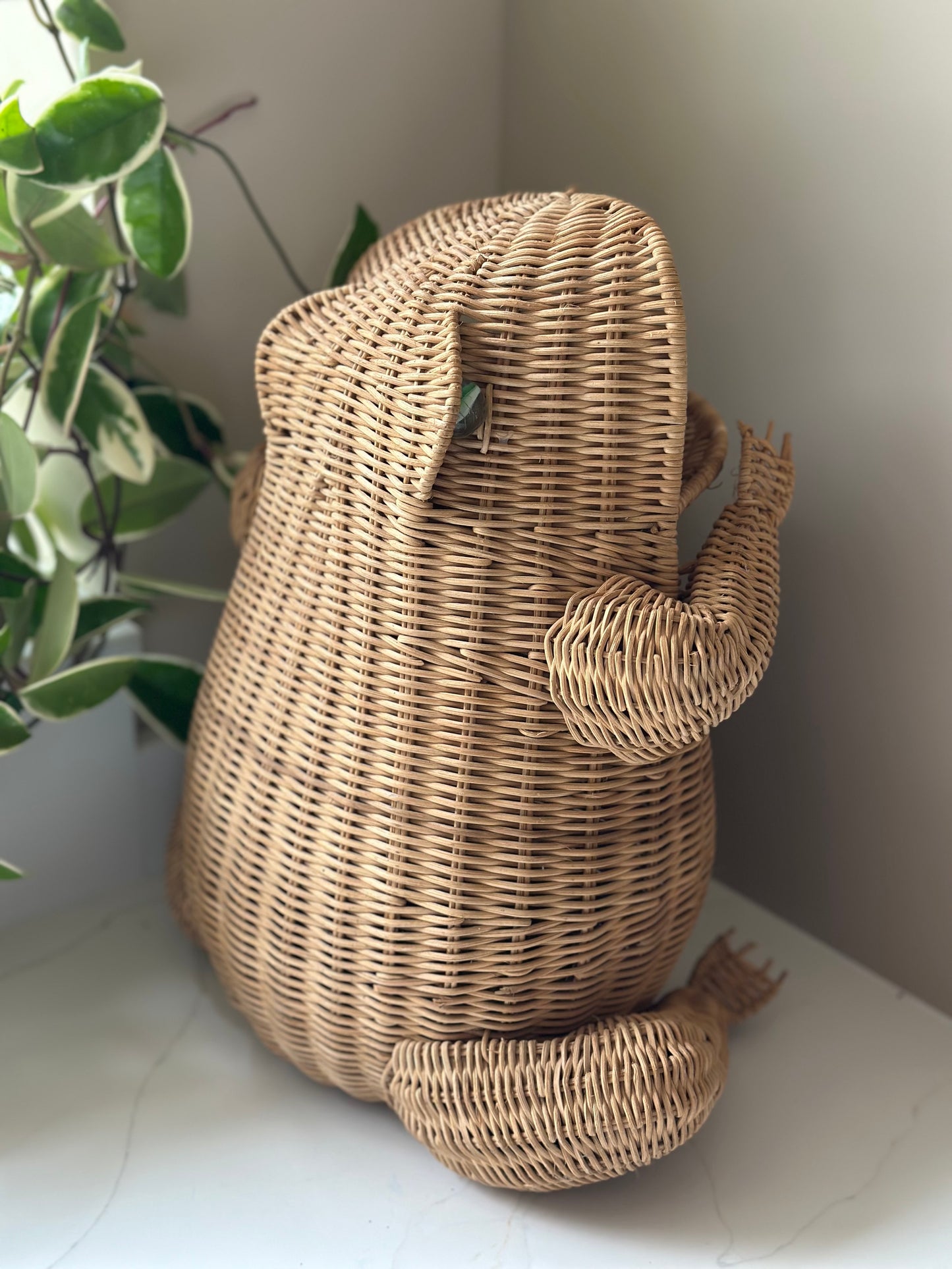 1970s vintage frog basket with marble eyes “rare”