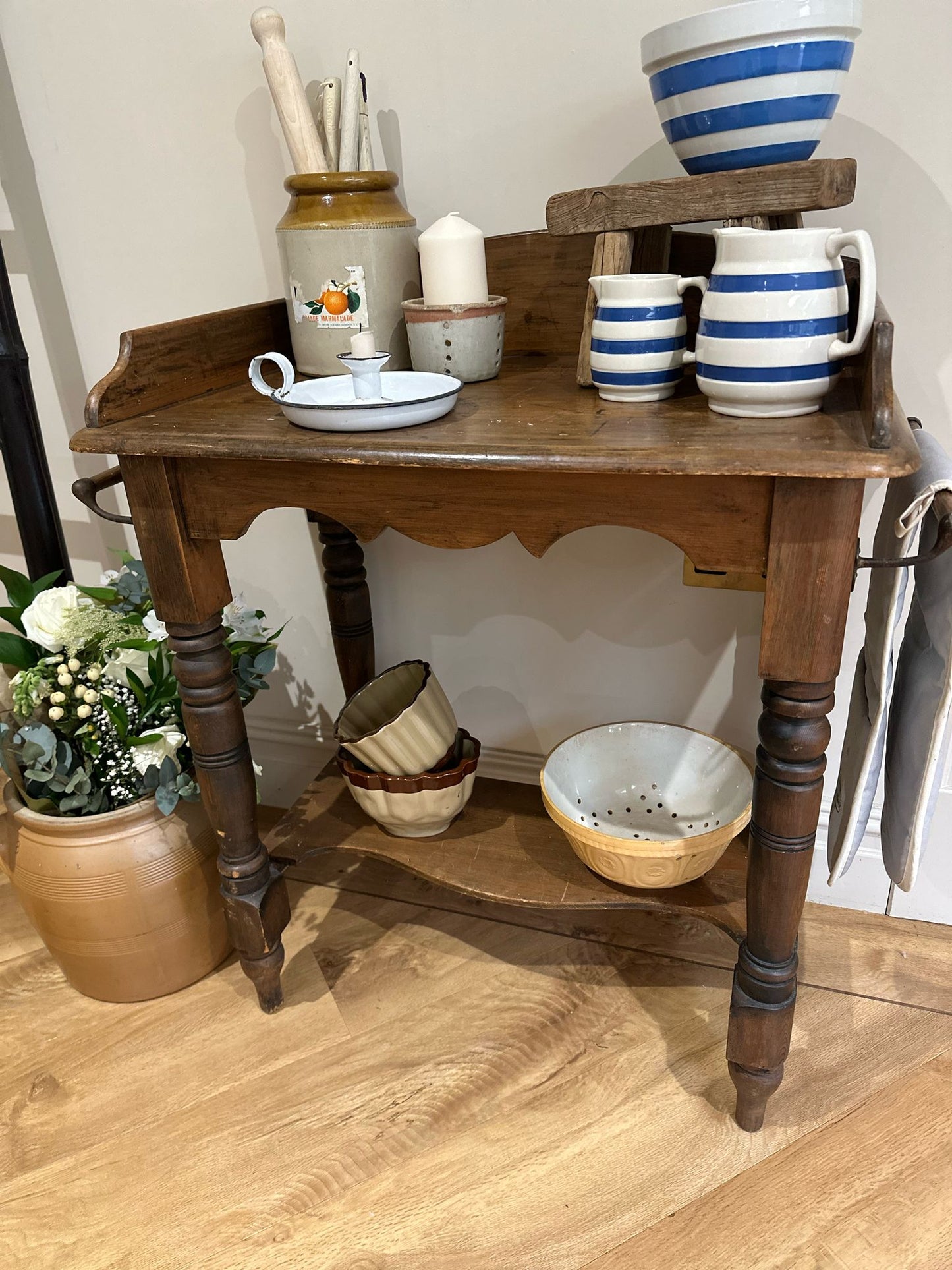 farmhouse wash unit or table for kitchen