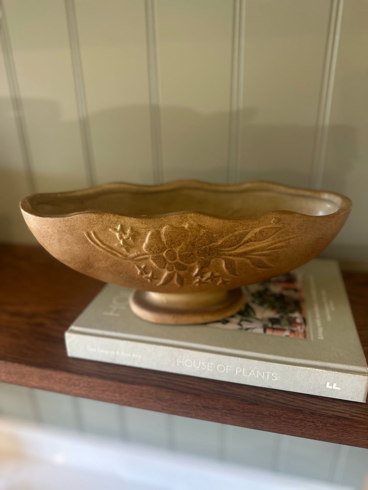 scallop top mantel vase - vintage