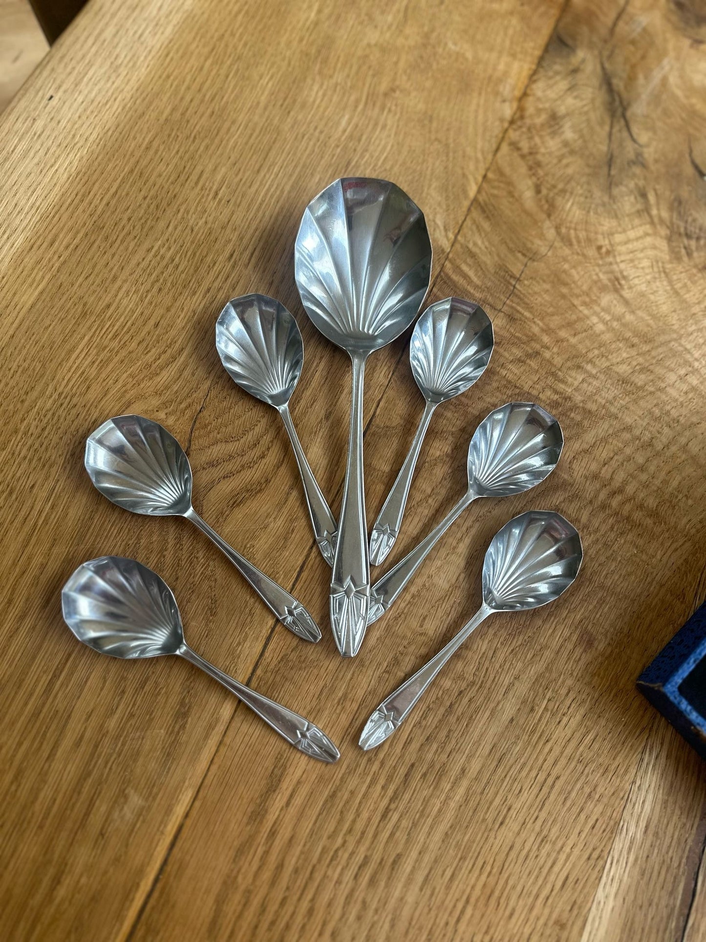 shell cake π° spoons & forks & serving -6 person