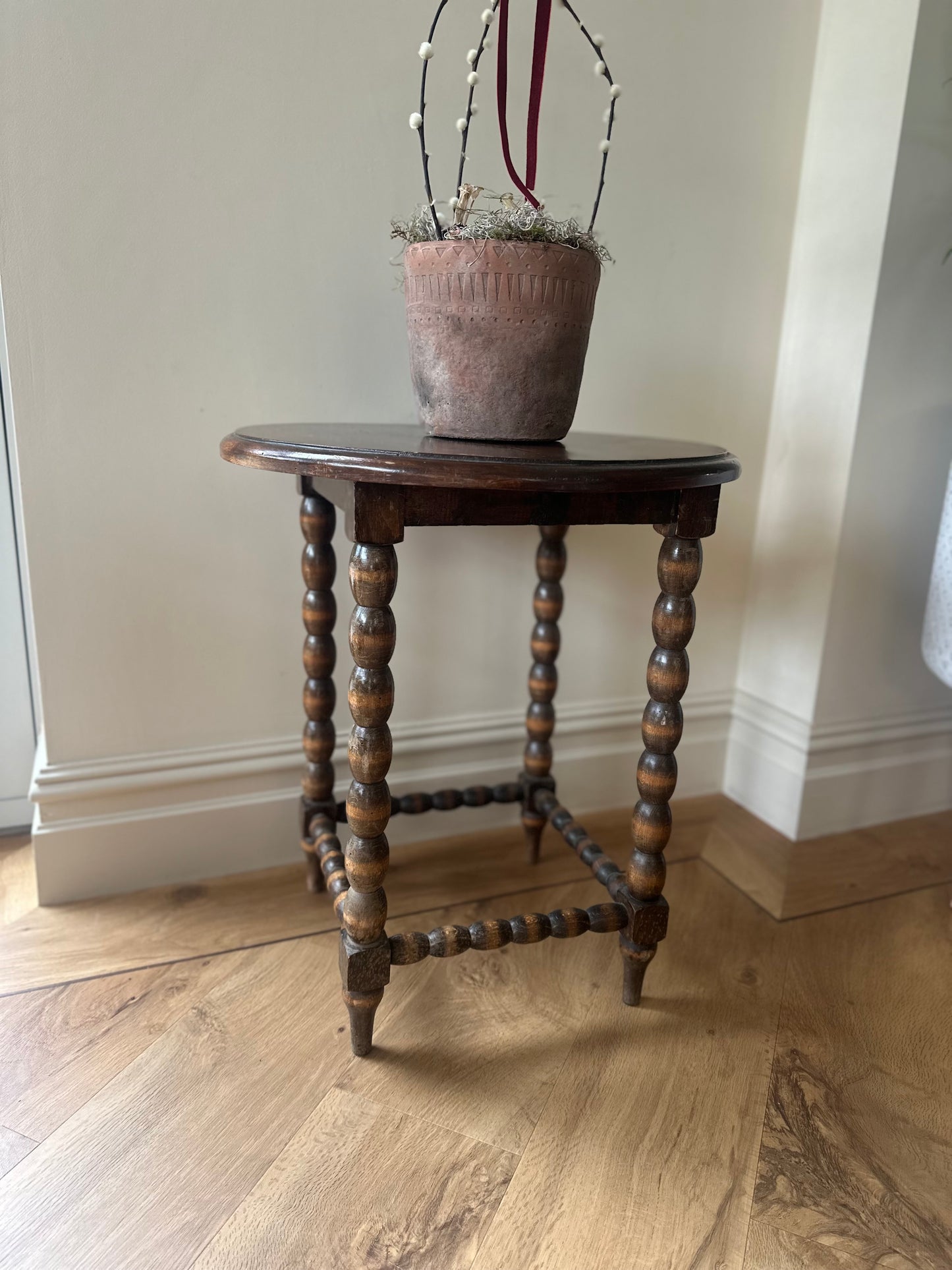 French bobbin leg side table