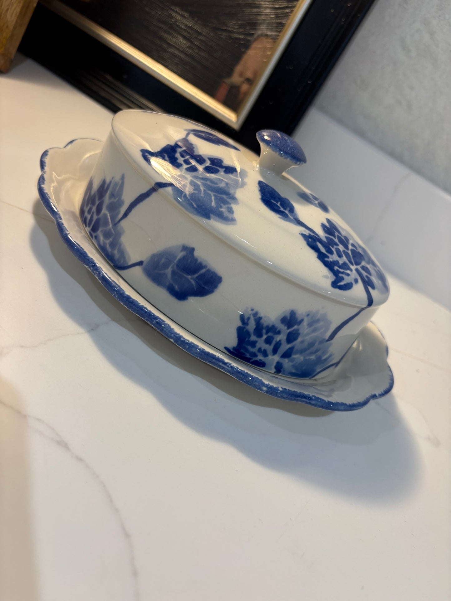 Blue and white scallop edge butter dish