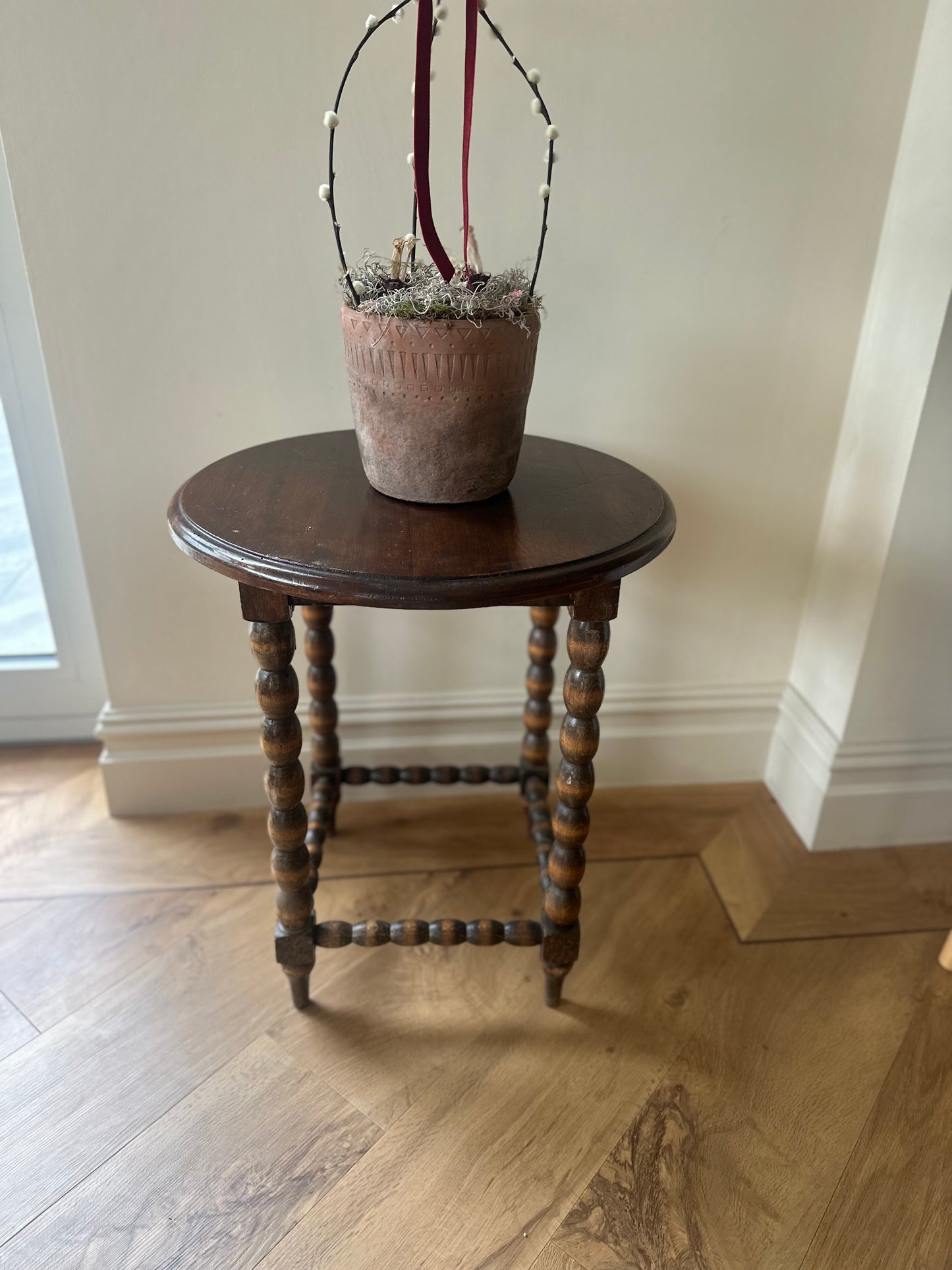 French bobbin leg side table