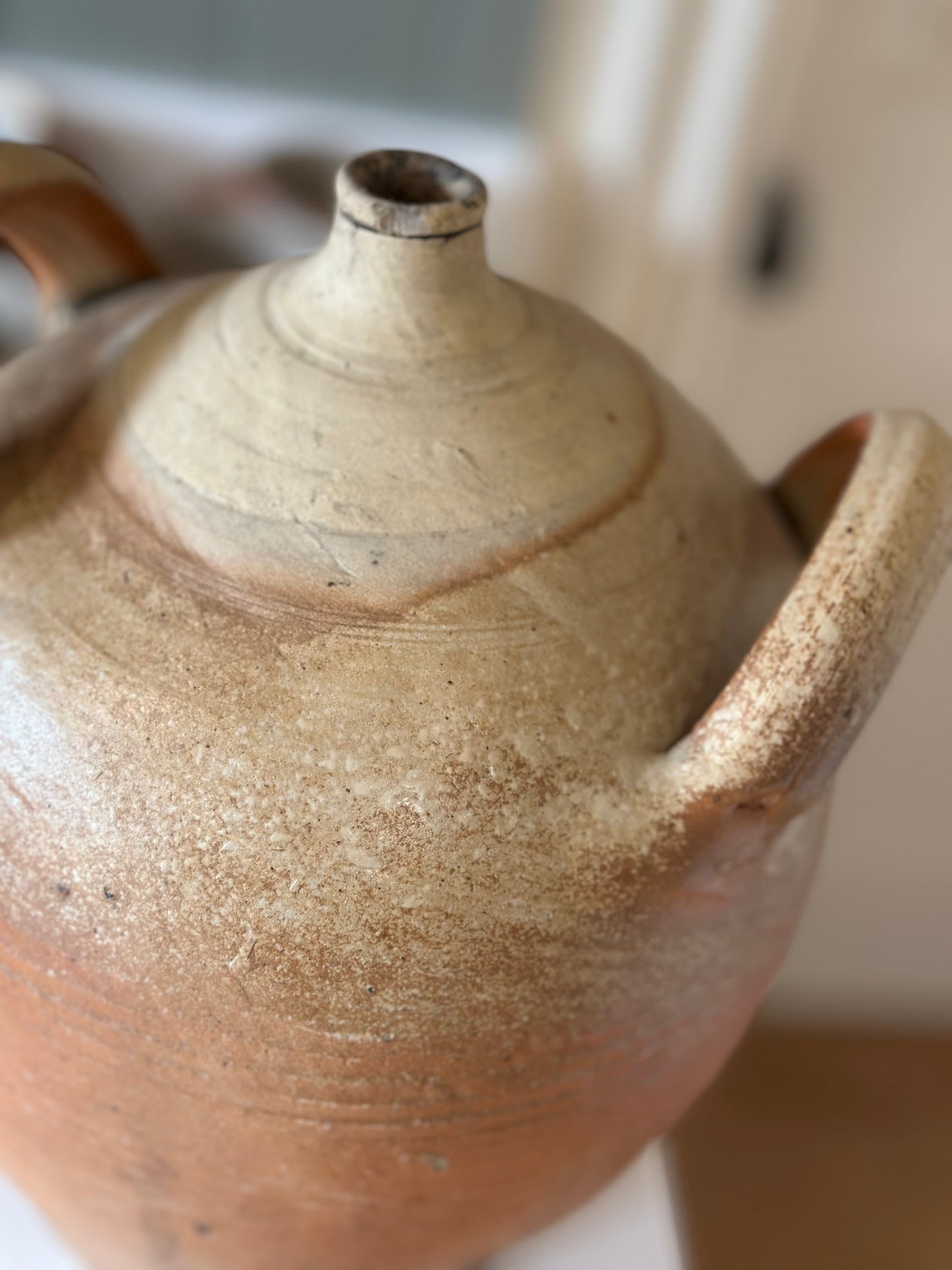 Large French oil pot