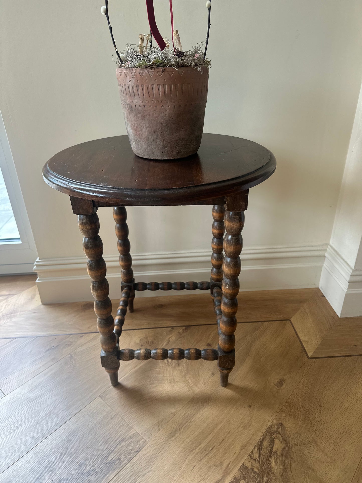 French bobbin leg side table