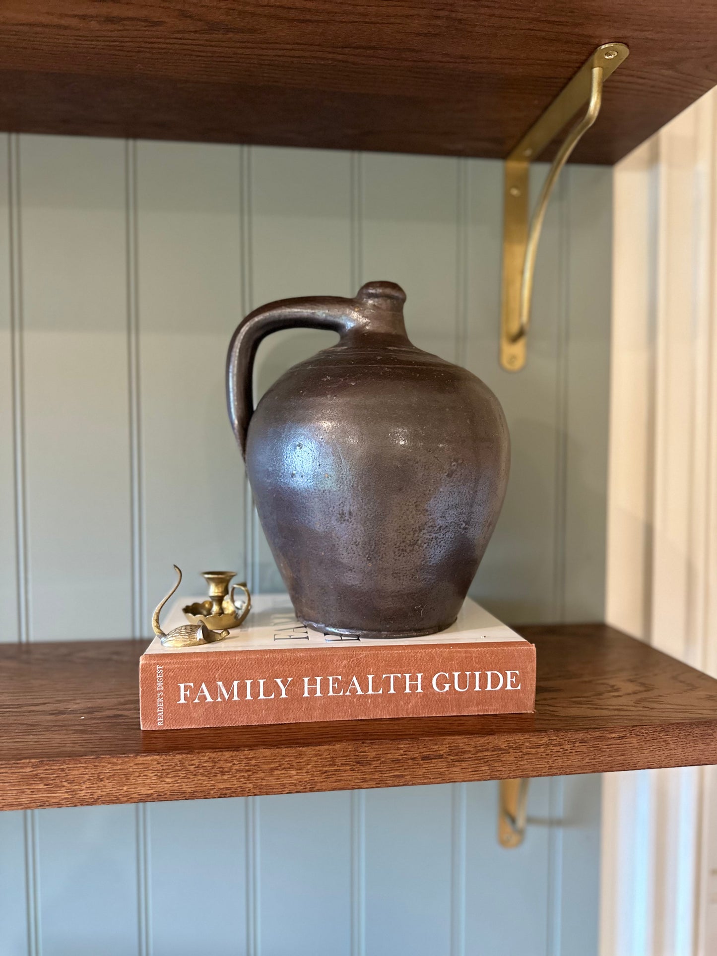 French chocolate brown single handle oil pot
