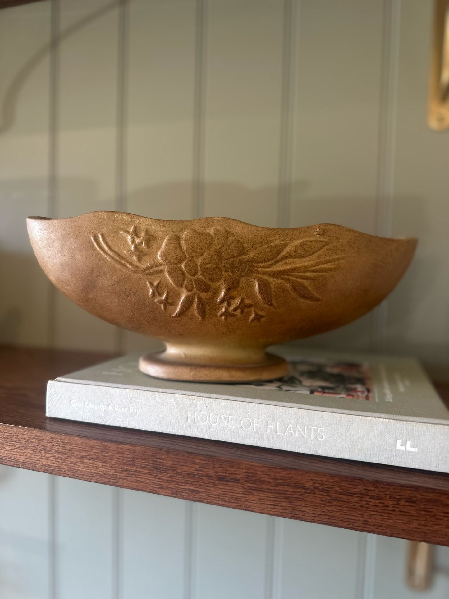 scallop top mantel vase - vintage