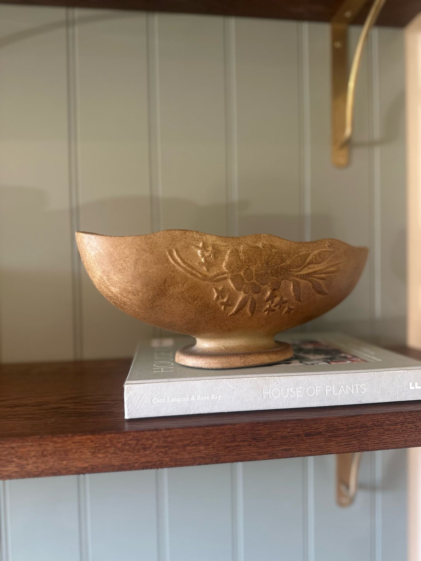 scallop top mantel vase - vintage