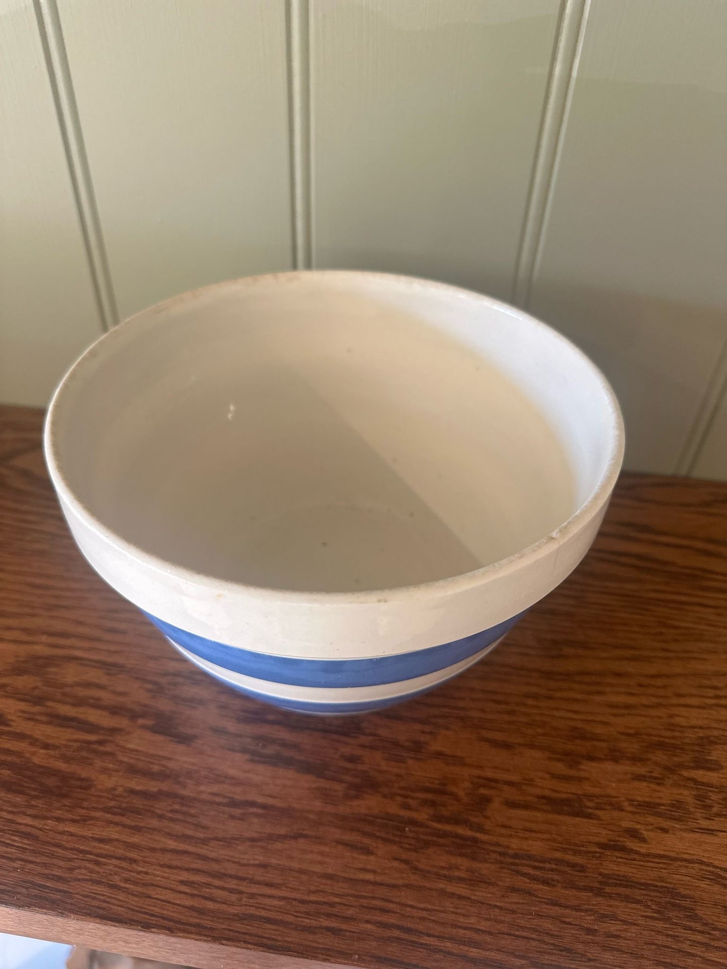 T G green mixing bowl blue & white vintage