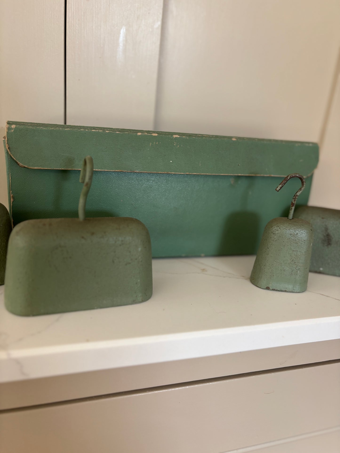 Mint vintage weights with carry case original