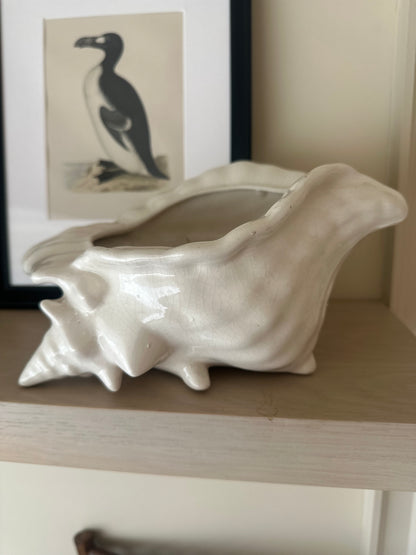 Vintage shell mantle planter