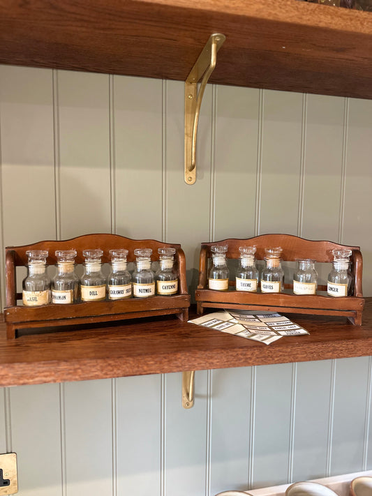 Vintage apocathery style spice rack set
