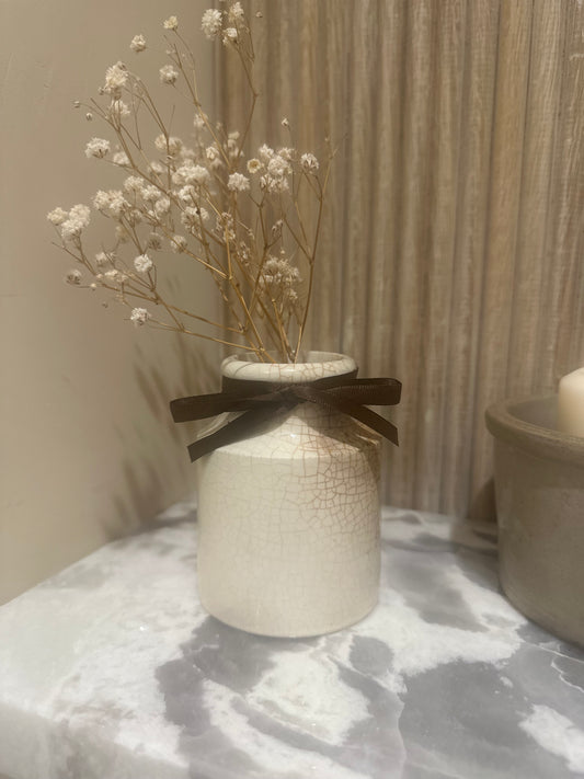 Vintage creamy posy pot