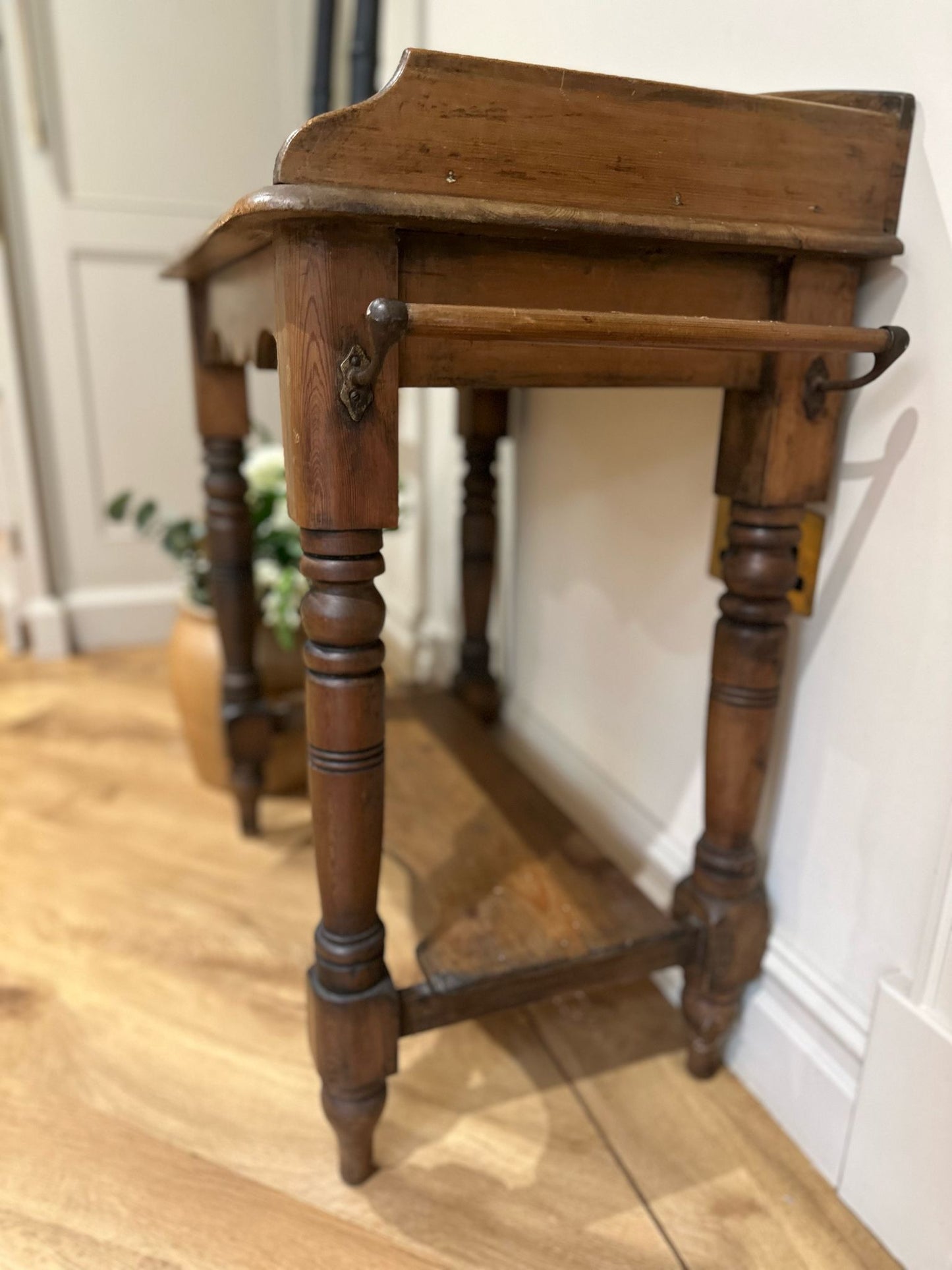 farmhouse wash unit or table for kitchen