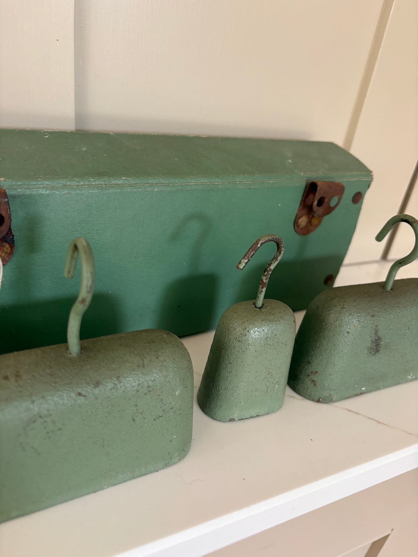 Mint vintage weights with carry case original