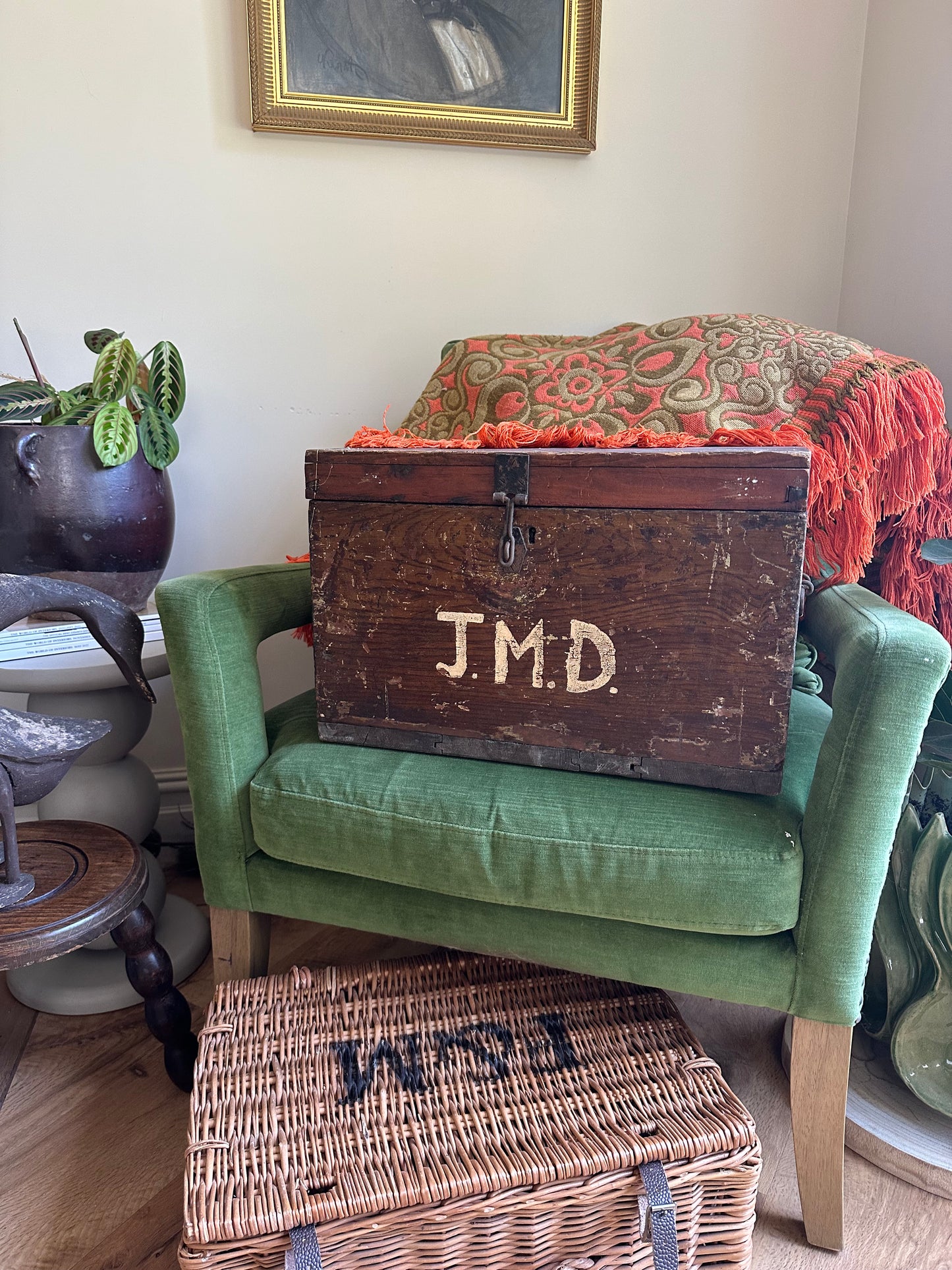 Vintage storage trunk blanket box