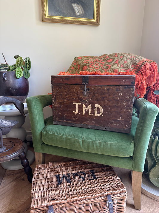 Vintage storage trunk blanket box