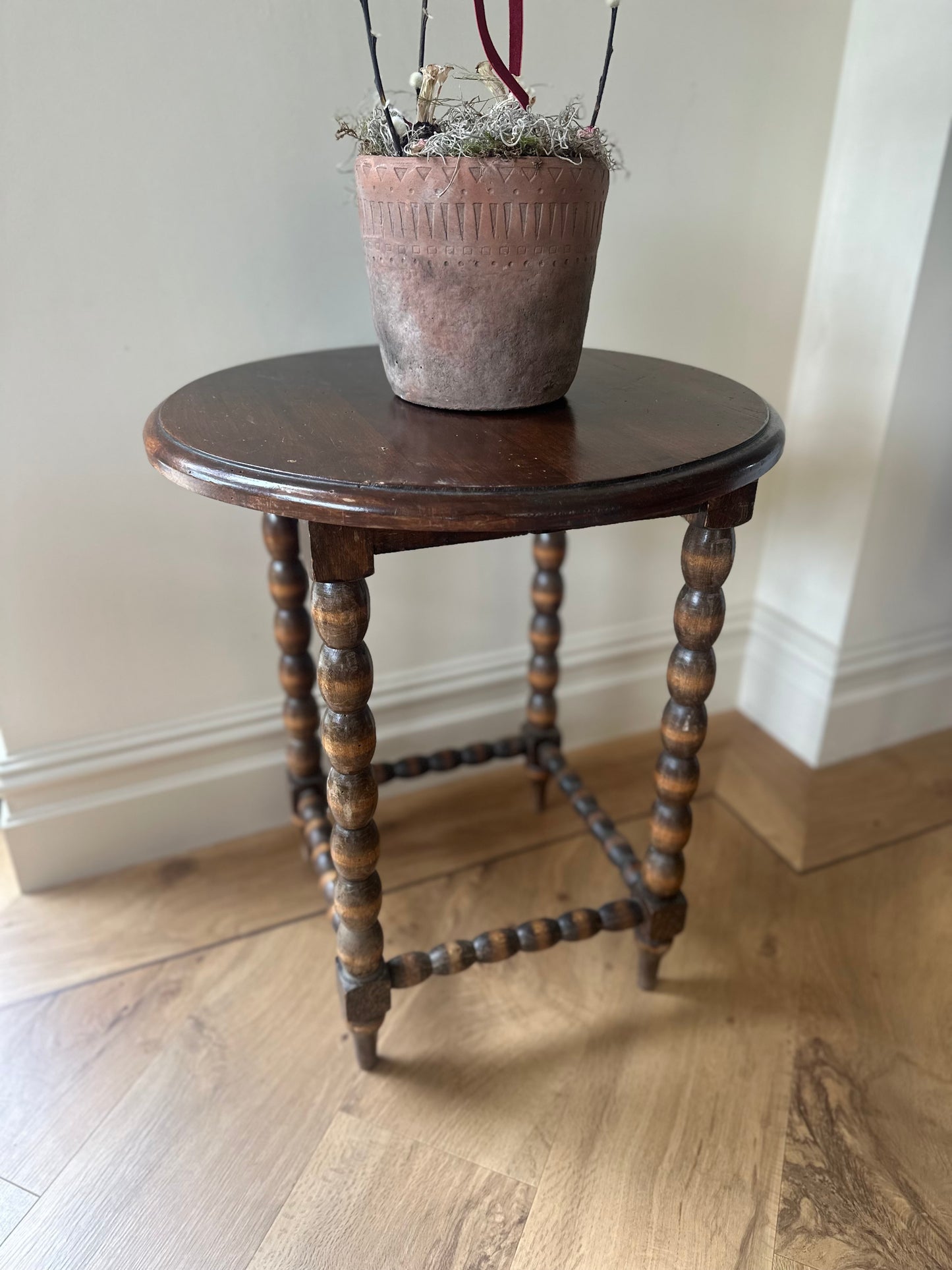 French bobbin leg side table