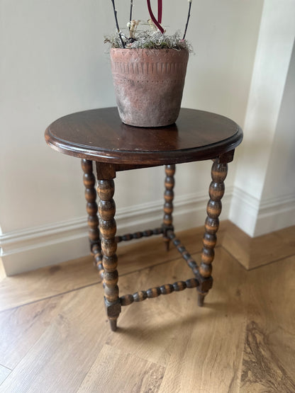 French bobbin leg side table