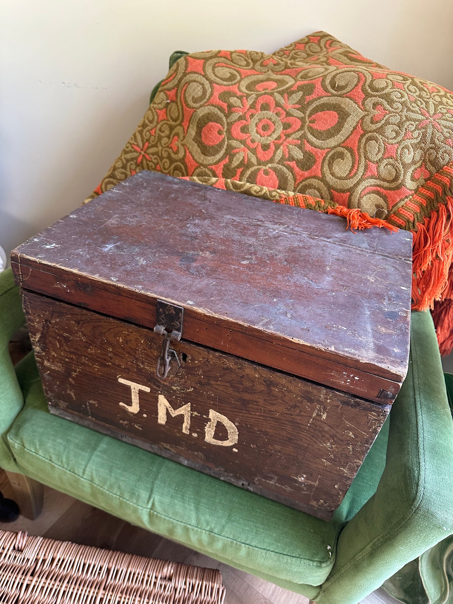 Vintage storage trunk blanket box