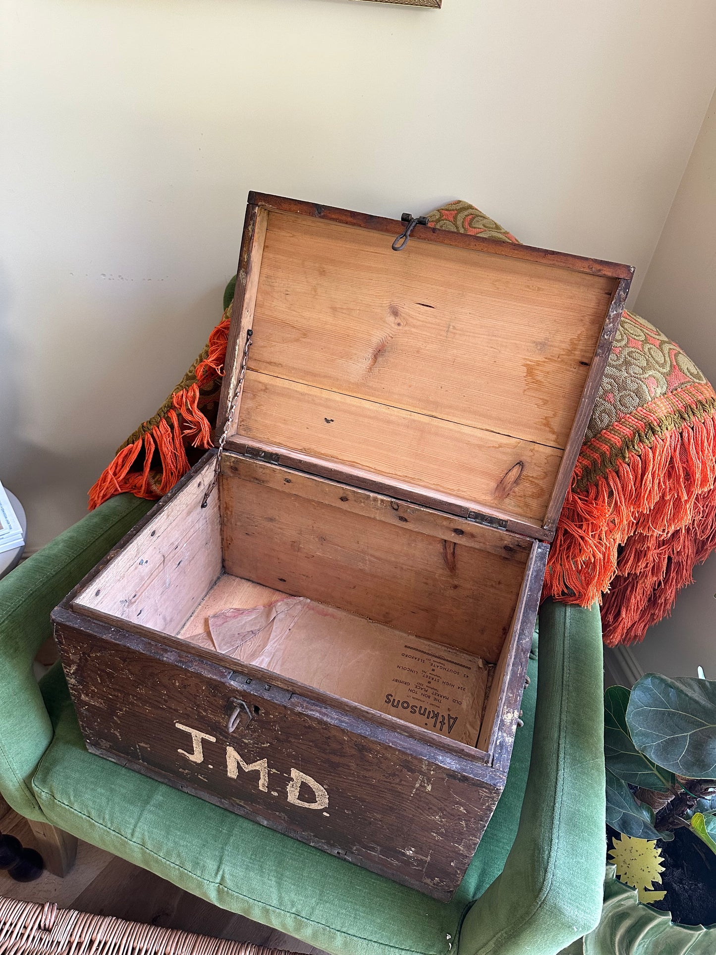 Vintage storage trunk blanket box