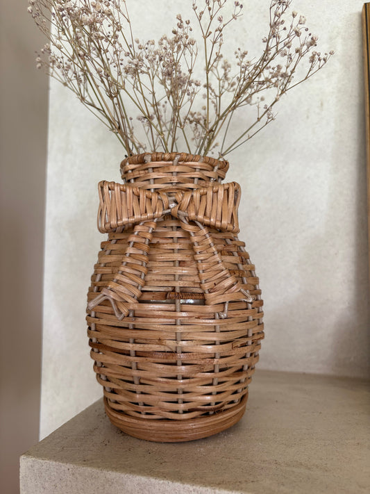 Mrs Alice rattan vase with bow