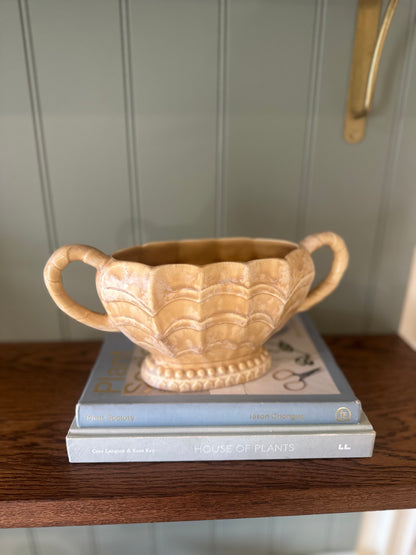 Price Bros mantle planter neutral bobbin scallop