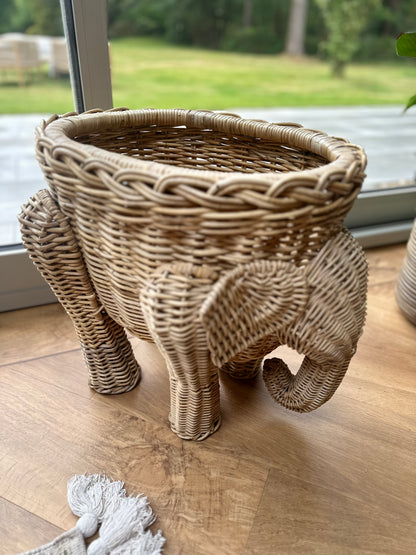 Mid century vintage large elephant wicker planter -Rare