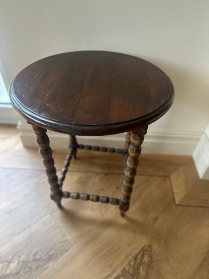 French bobbin leg side table